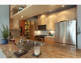 Photo 4: 104 2515 ONTARIO Street in Vancouver: Mount Pleasant VW Condo for sale in "ELEMENTS" (Vancouver West)  : MLS®# V807219