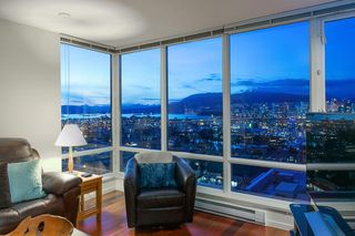 Photo 8: 802 2483 SPRUCE Street in Vancouver: Fairview VW Condo for sale in "Skyline" (Vancouver West)  : MLS®# R2151780