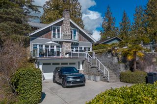 Photo 1: 4533 EPPS Avenue in North Vancouver: Deep Cove House for sale : MLS®# R2767123