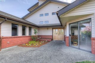 Photo 2: 1825 Knutsford Pl in VICTORIA: SE Gordon Head House for sale (Saanich East)  : MLS®# 782559