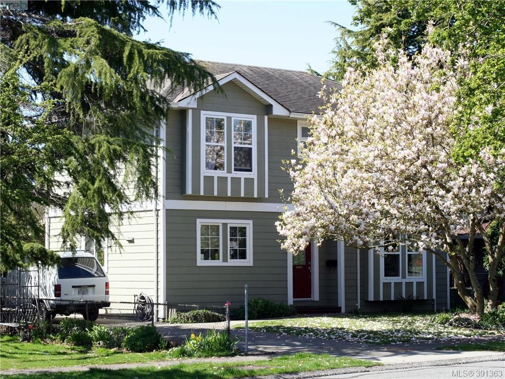 Main Photo: 1047 Dunsmuir Rd in VICTORIA: Es Old Esquimalt House for sale (Esquimalt)  : MLS®# 786624