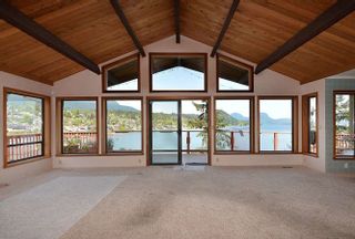 Photo 8: 392 SKYLINE Drive in Gibsons: Gibsons & Area House for sale (Sunshine Coast)  : MLS®# R2238412