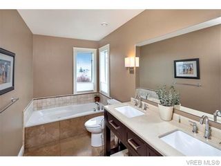 Photo 15: 2494 Wilcox Terr in VICTORIA: CS Tanner House for sale (Central Saanich)  : MLS®# 745667