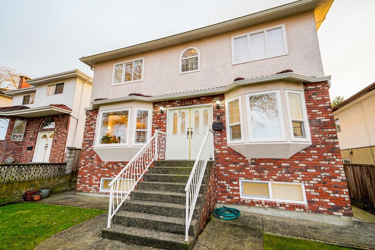 Main Photo: 2542 E 18TH Avenue in Vancouver: Renfrew Heights House for sale (Vancouver East)  : MLS®# R2667663