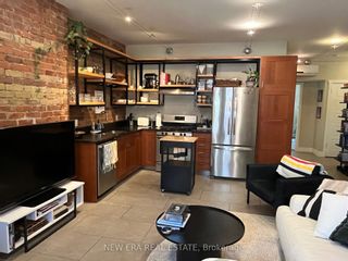Photo 5: Main 565 Markham Street in Toronto: Palmerston-Little Italy House (2 1/2 Storey) for lease (Toronto C01)  : MLS®# C8309562