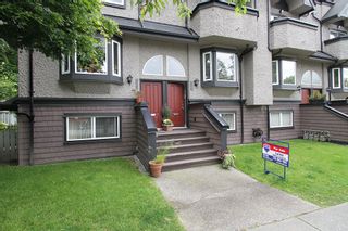 Photo 1: 2304 VINE ST in Vancouver: Kitsilano Townhouse for sale (Vancouver West)  : MLS®# V894432