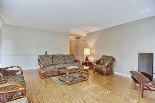Photo 5: 110 14861 98 Avenue in Surrey: Guildford Townhouse for sale in "The Mansions" (North Surrey)  : MLS®# R2438007