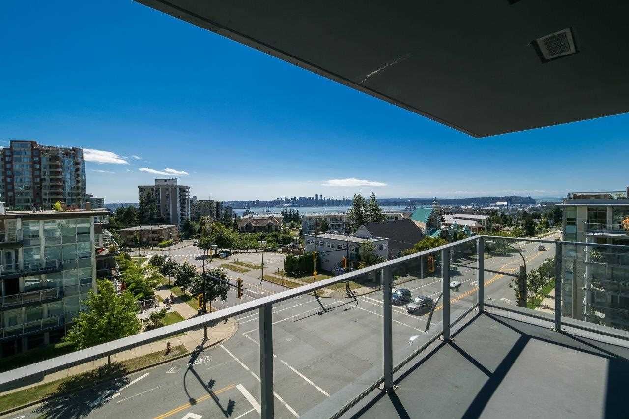 Main Photo: 403 1320 CHESTERFIELD AVENUE in North Vancouver: Central Lonsdale Condo for sale : MLS®# R2092309