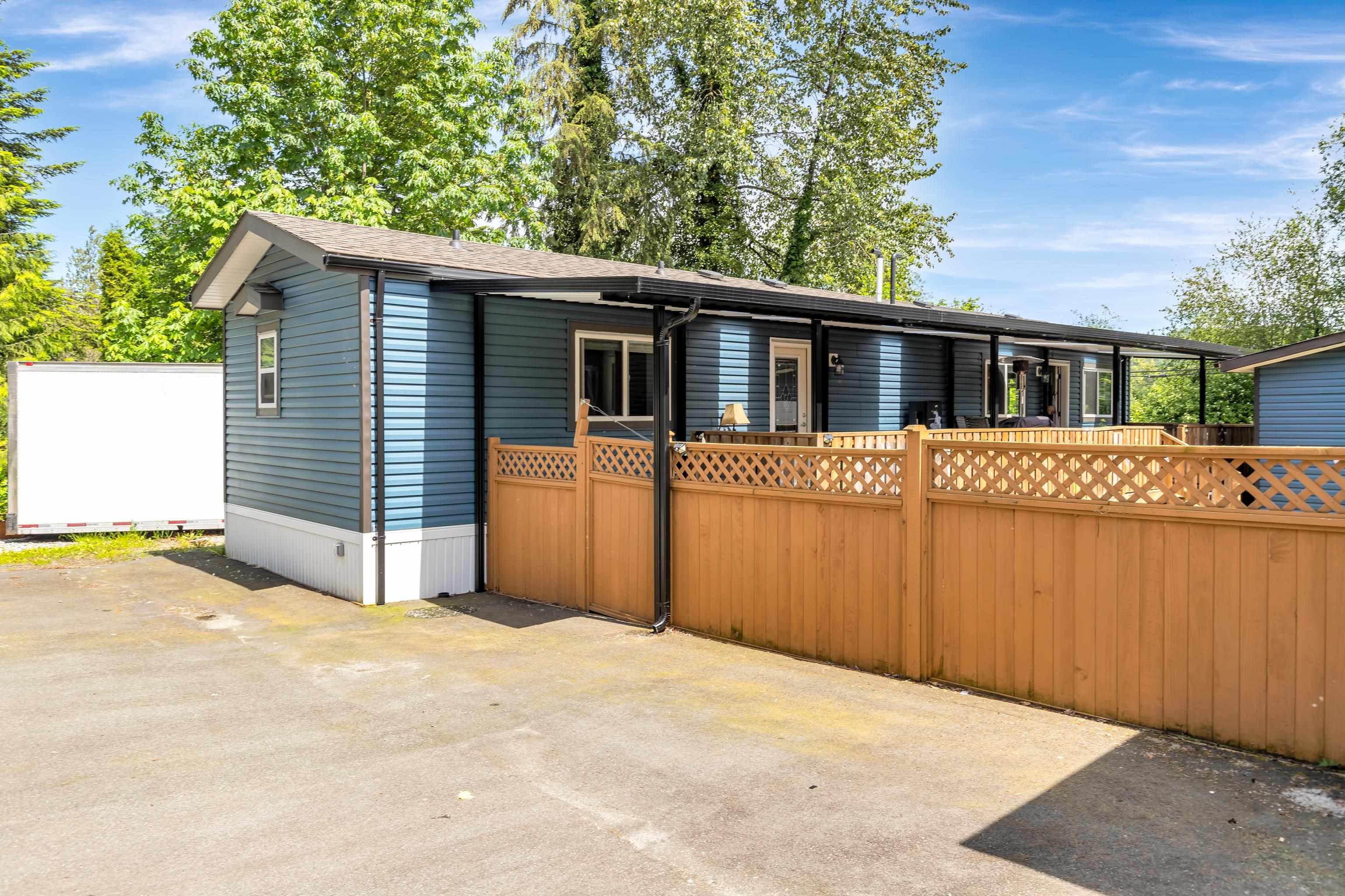 Main Photo: 43 10221 WILSON Street in Mission: Mission-West Manufactured Home for sale : MLS®# R2698203