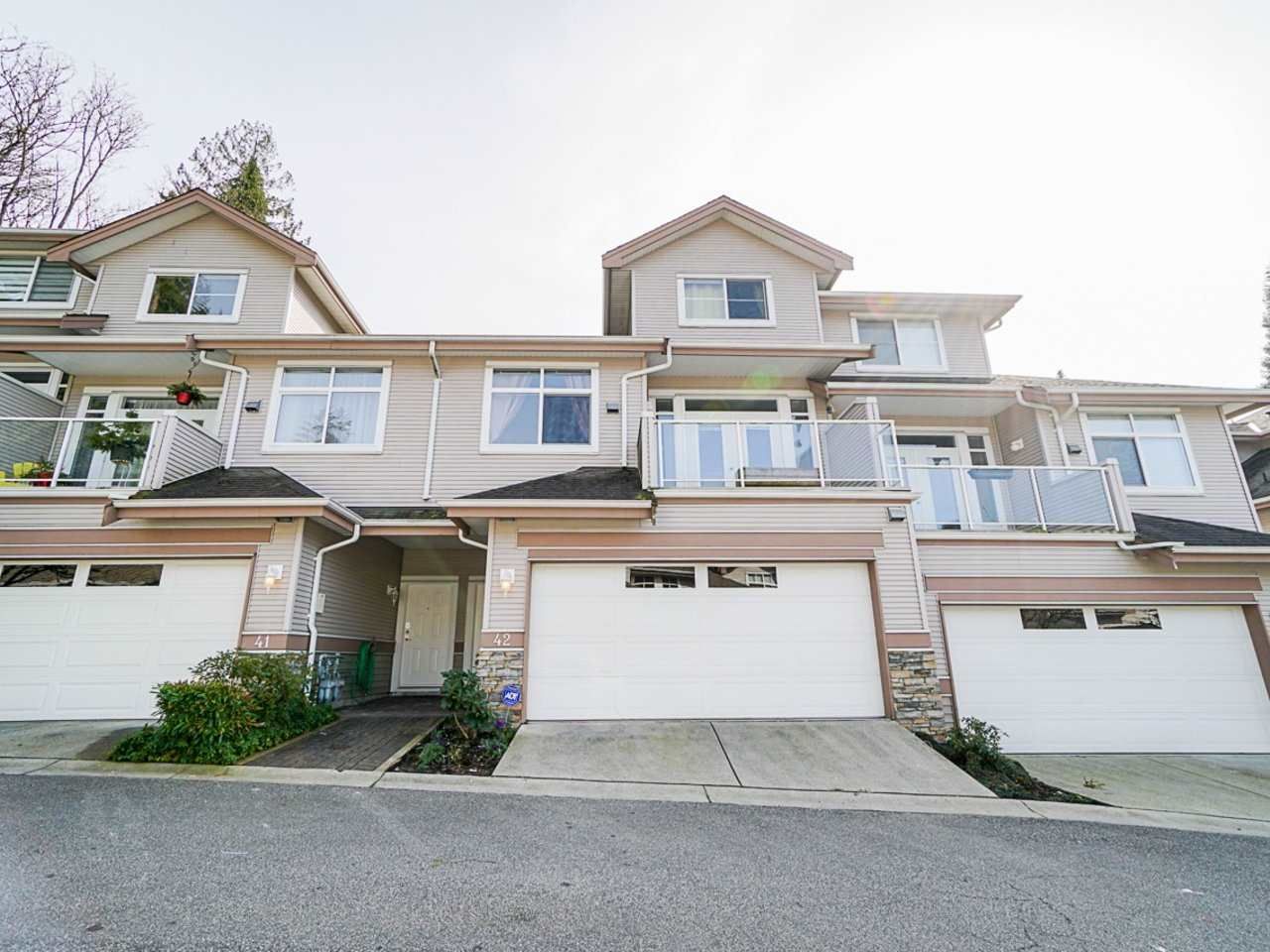 Main Photo: 42 11860 RIVER Road in Surrey: Royal Heights Townhouse for sale (North Surrey)  : MLS®# R2553236