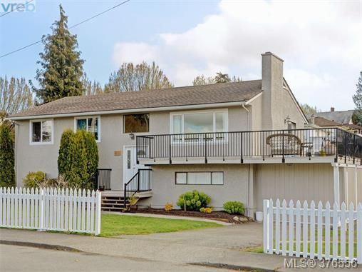 Main Photo: 955 Hereward Rd in VICTORIA: VW Victoria West House for sale (Victoria West)  : MLS®# 755998
