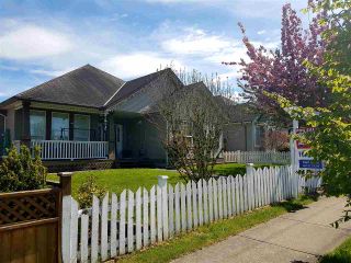 Photo 1: 6852 184 Street in Surrey: Cloverdale BC House for sale (Cloverdale)  : MLS®# R2163014