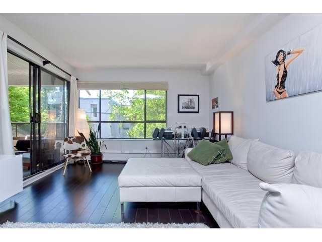 Main Photo: 214 621 E 6TH Avenue in Vancouver: Mount Pleasant VE Condo for sale in "FAIRMONT PLACE" (Vancouver East)  : MLS®# V897515