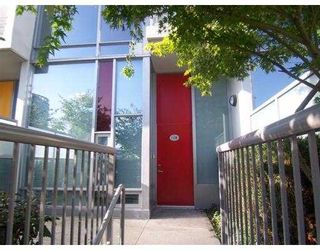 Photo 1: 118 Dunsmuir Street in Vancouver: Downtown VW Townhouse for sale (Vancouver West)  : MLS®# V789851