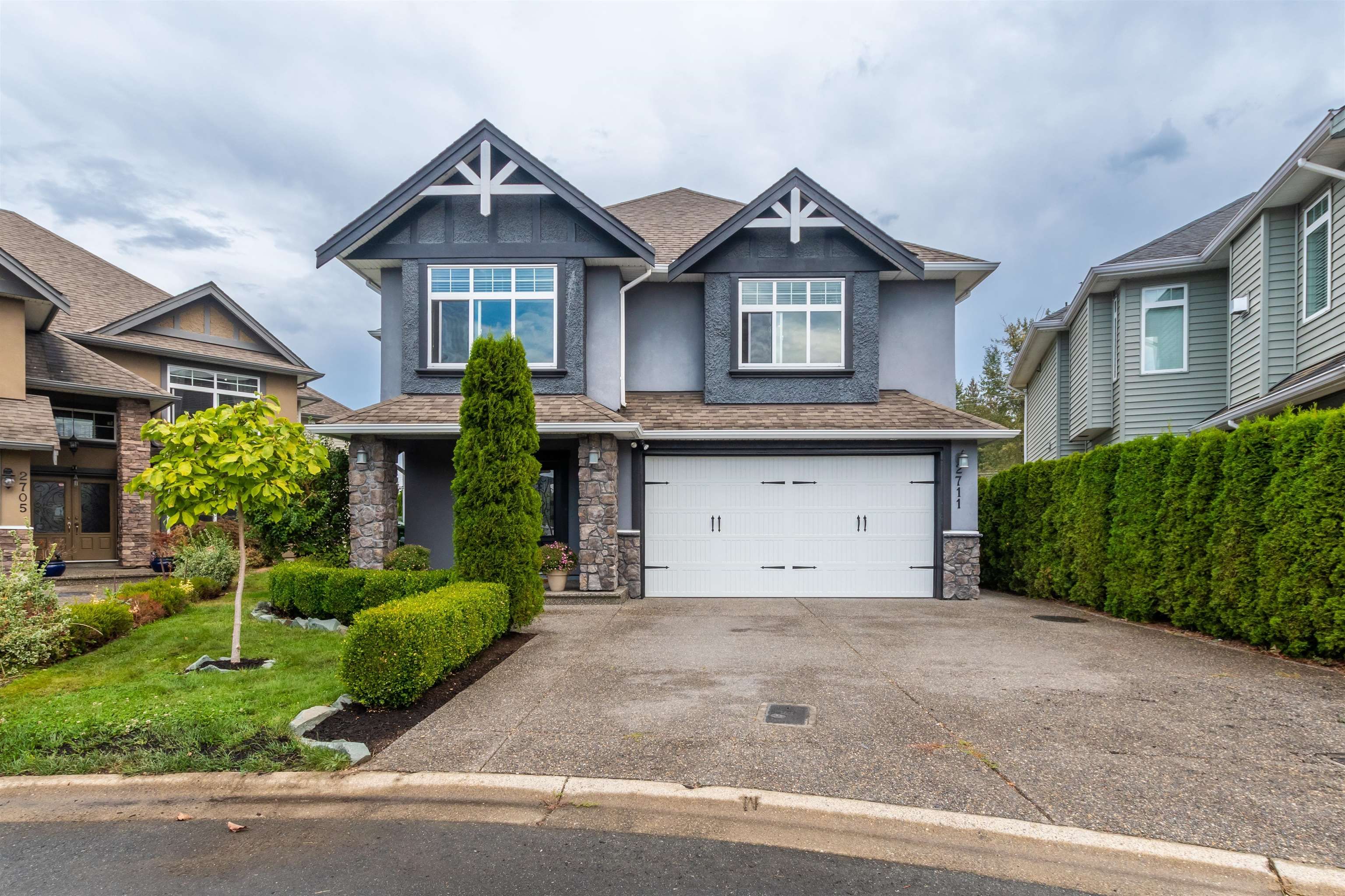 Main Photo: 2711 CARRIAGE Court in Abbotsford: Aberdeen House for sale : MLS®# R2727128