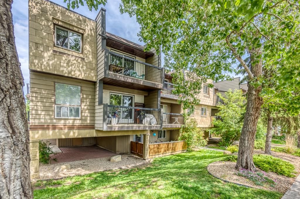 Main Photo: 403 60 38A Avenue SW in Calgary: Parkhill Apartment for sale : MLS®# A1250623