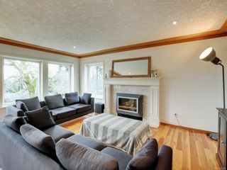 Photo 2: 1017 Southover Lane in Saanich: SE Broadmead House for sale (Saanich East)  : MLS®# 921969