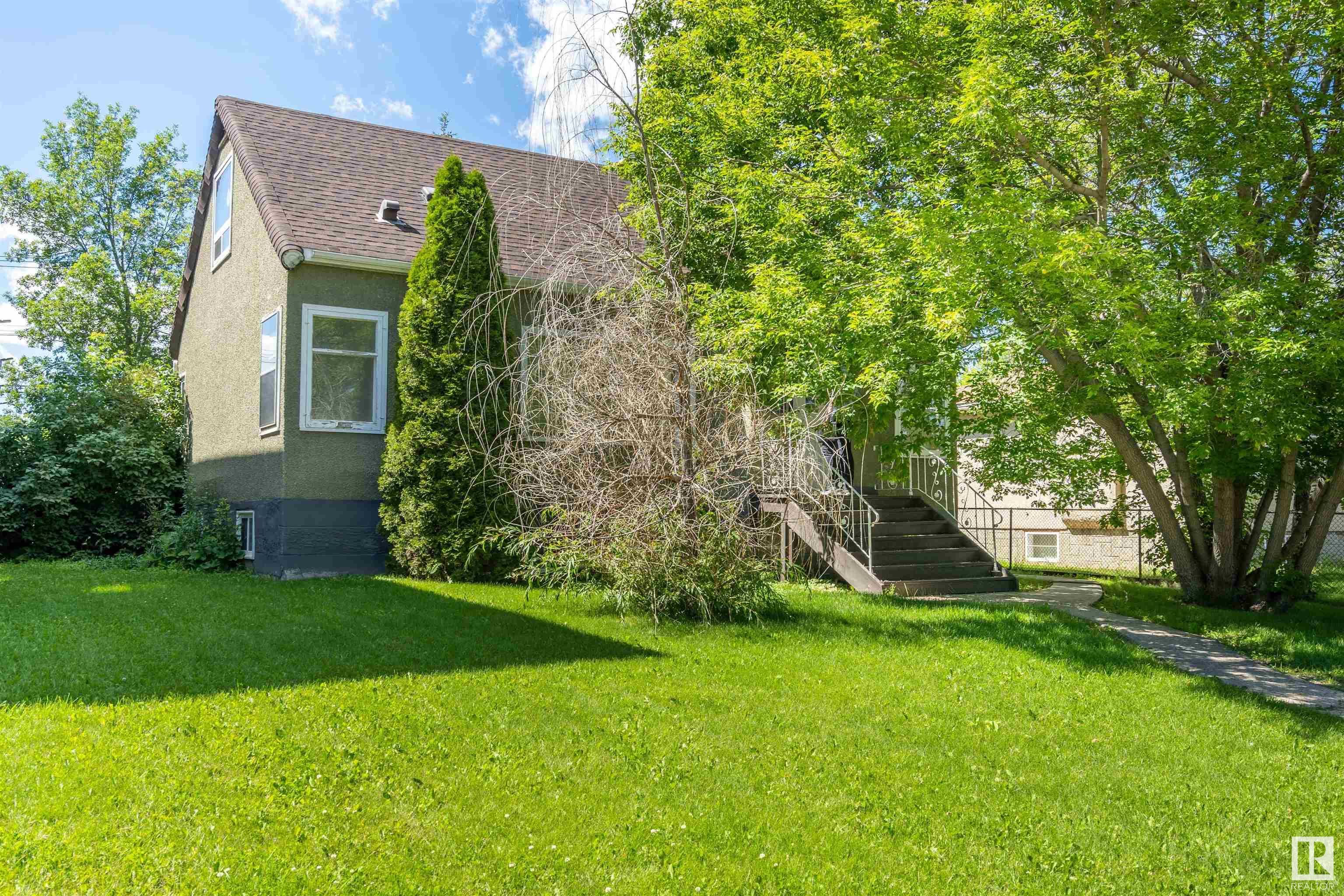 Main Photo: 10346 142 Street in Edmonton: Zone 21 House for sale : MLS®# E4342160