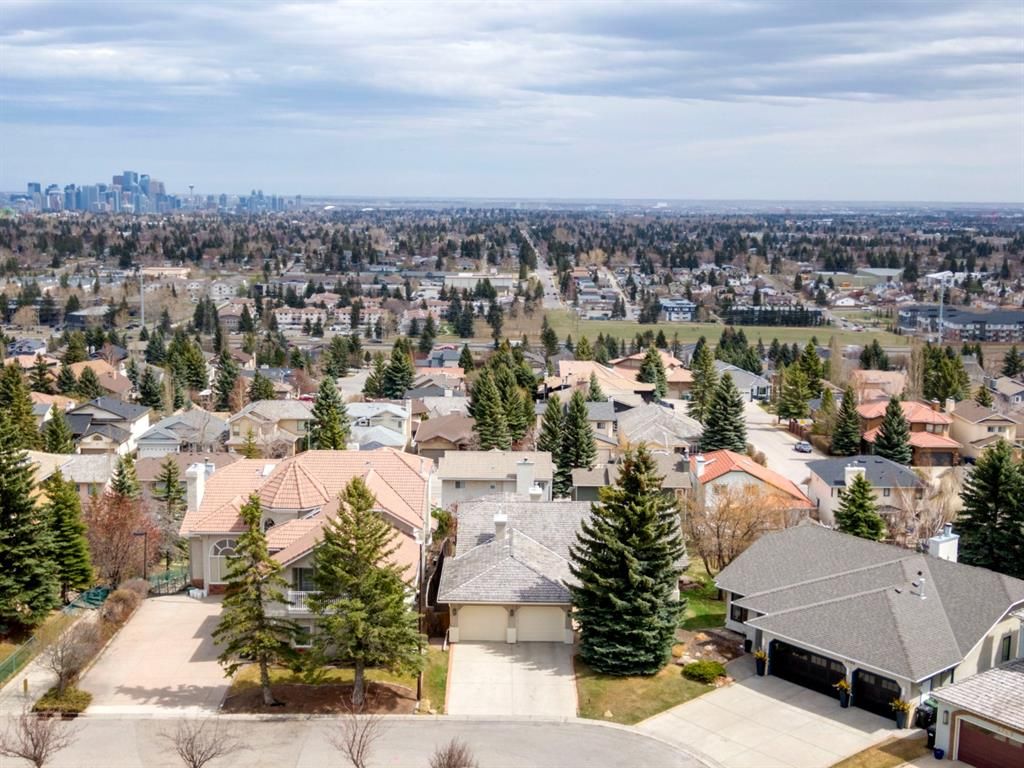 Main Photo: 2784 Signal Ridge View SW in Calgary: Signal Hill Detached for sale : MLS®# A1213008