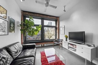 Photo 1: 402 53 W HASTINGS Street in Vancouver: Downtown VW Condo for sale in "Paris Block" (Vancouver West)  : MLS®# R2554831