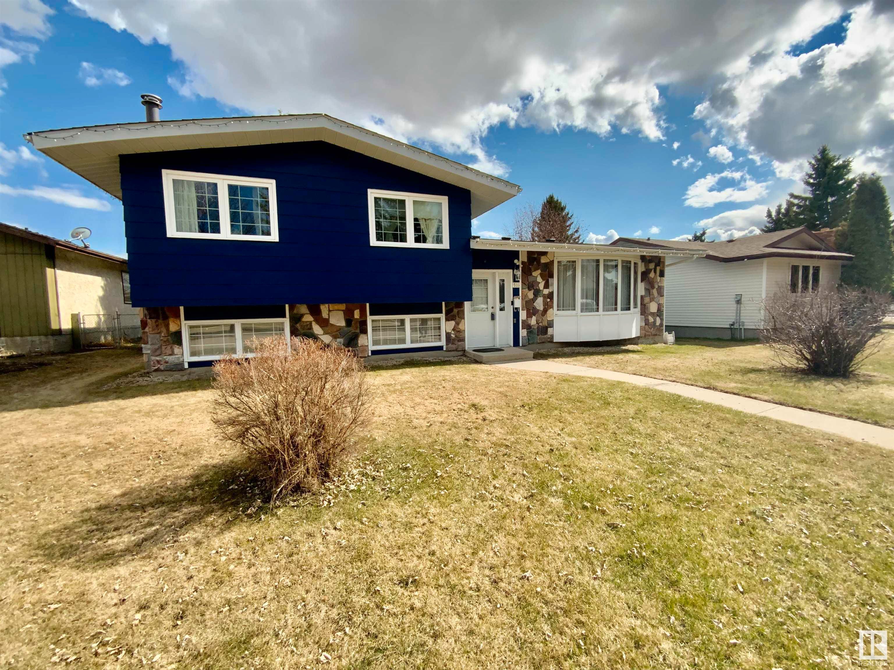 Main Photo: 105 Spruce Crescent: Wetaskiwin House for sale : MLS®# E4281241