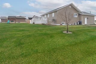 Photo 18: 100 First Avenue in Lowe Farm: R35 Residential for sale (R35 - South Central Plains)  : MLS®# 202312993