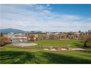Photo 15: 107 853 E 7TH Avenue in Vancouver: Mount Pleasant VE Condo for sale in "Vista Villa" (Vancouver East)  : MLS®# R2221809