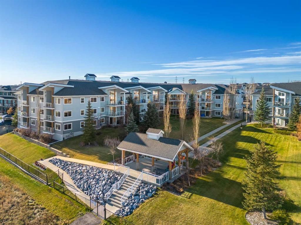 Main Photo: 105 380 MARINA Drive: Chestermere Apartment for sale : MLS®# A2093633