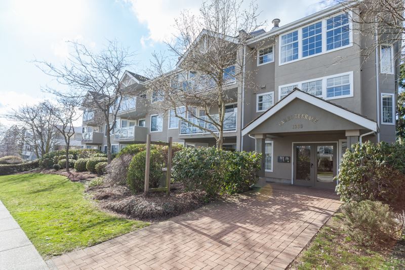 Main Photo: 201 1369 GEORGE Street: White Rock Condo for sale in "CAMEO TERRACE" (South Surrey White Rock)  : MLS®# R2142322