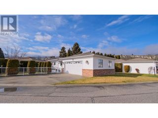 Main Photo: 48 KINGFISHER Drive in Penticton: House for sale : MLS®# 10304319