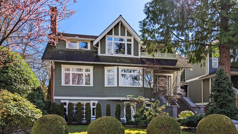 FEATURED LISTING: 304 11TH Avenue West Vancouver