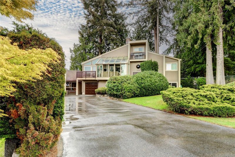 FEATURED LISTING: 5758 Broadway Rd Nanaimo