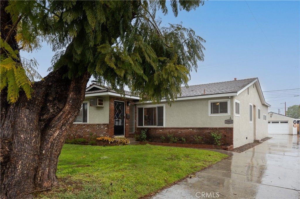 Main Photo: 3864 Albury Avenue in Long Beach: Residential for sale (28 - Lakewood City)  : MLS®# OC22192897