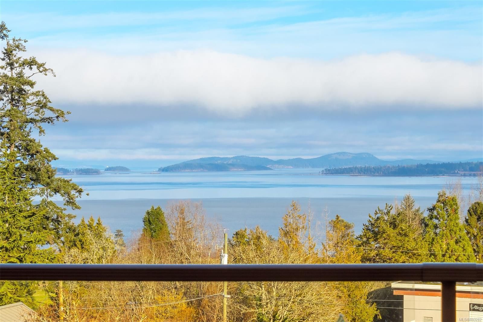 Main Photo: 8680 Emard Terr in North Saanich: NS Bazan Bay House for sale : MLS®# 893282