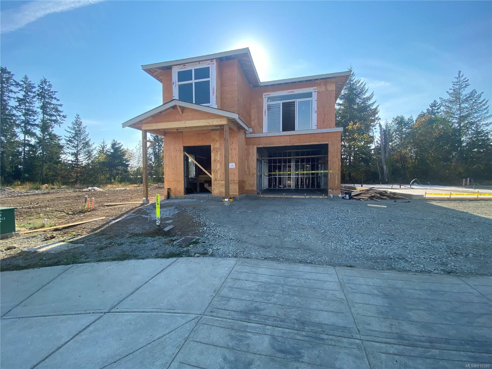 Main Photo: 984 Harbour View St in Nanaimo: Na South Nanaimo House for sale : MLS®# 919380