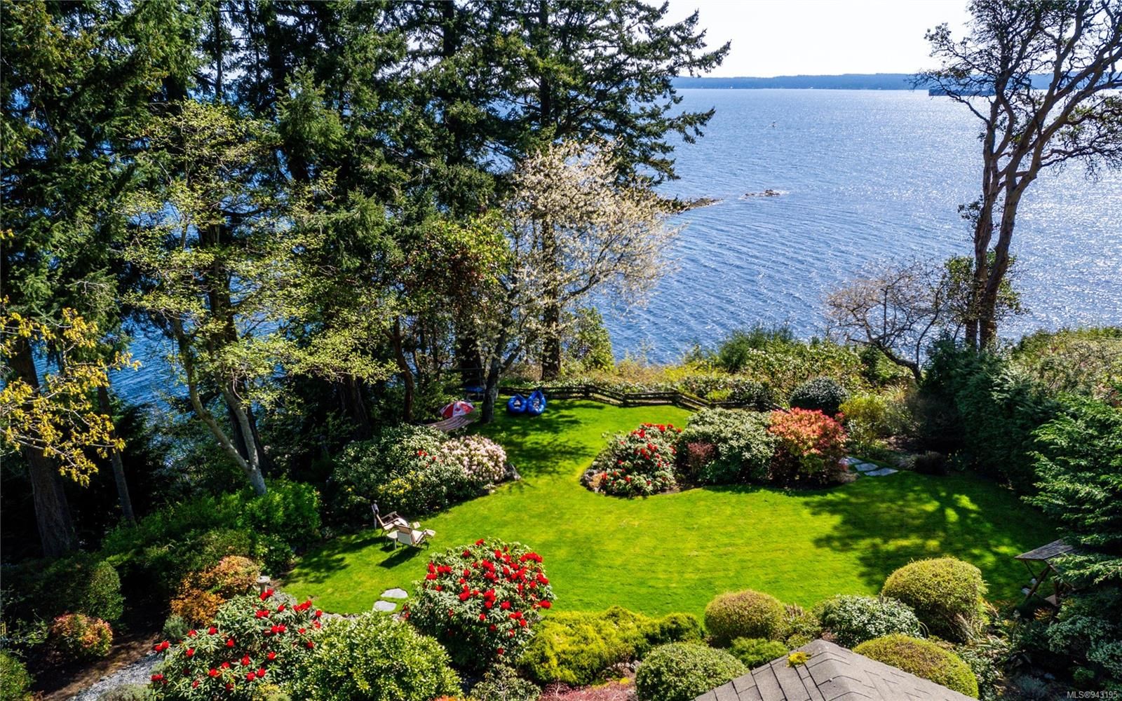 Main Photo: 3414 Stephenson Point Rd in Nanaimo: Na Hammond Bay House for sale : MLS®# 943195