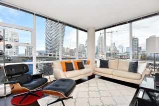 Photo 2: 1005 638 BEACH Crescent in Vancouver: Yaletown Condo for sale in "ICON" (Vancouver West)  : MLS®# R2357913