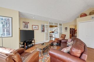 Photo 19: 33 108 Aldersmith Pl in View Royal: VR Glentana Row/Townhouse for sale : MLS®# 914859