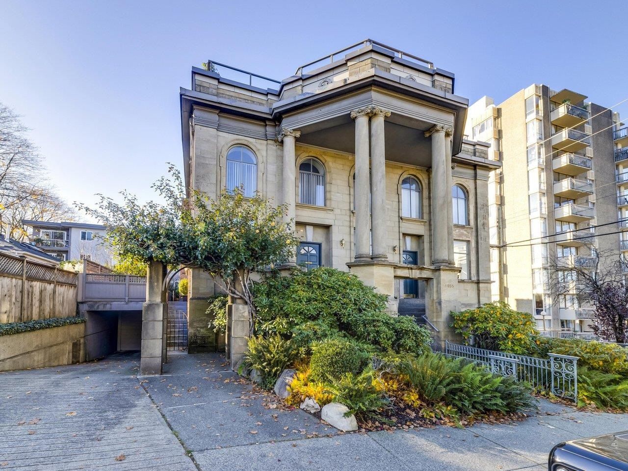 Main Photo: 5 1855 VINE Street in Vancouver: Kitsilano Townhouse for sale (Vancouver West)  : MLS®# R2630022