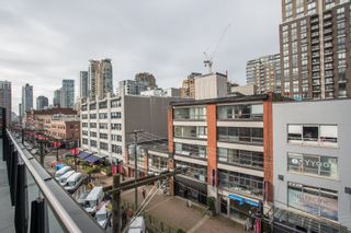 Photo 19: 404 1066 HAMILTON Street in Vancouver: Yaletown Condo for sale in "The New Yorker" (Vancouver West)  : MLS®# R2437026
