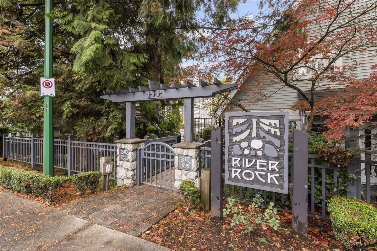 Main Photo: 5 995 LYNN VALLEY Road in North Vancouver: Lynn Valley Townhouse for sale in "RIVER ROCK" : MLS®# R2642204