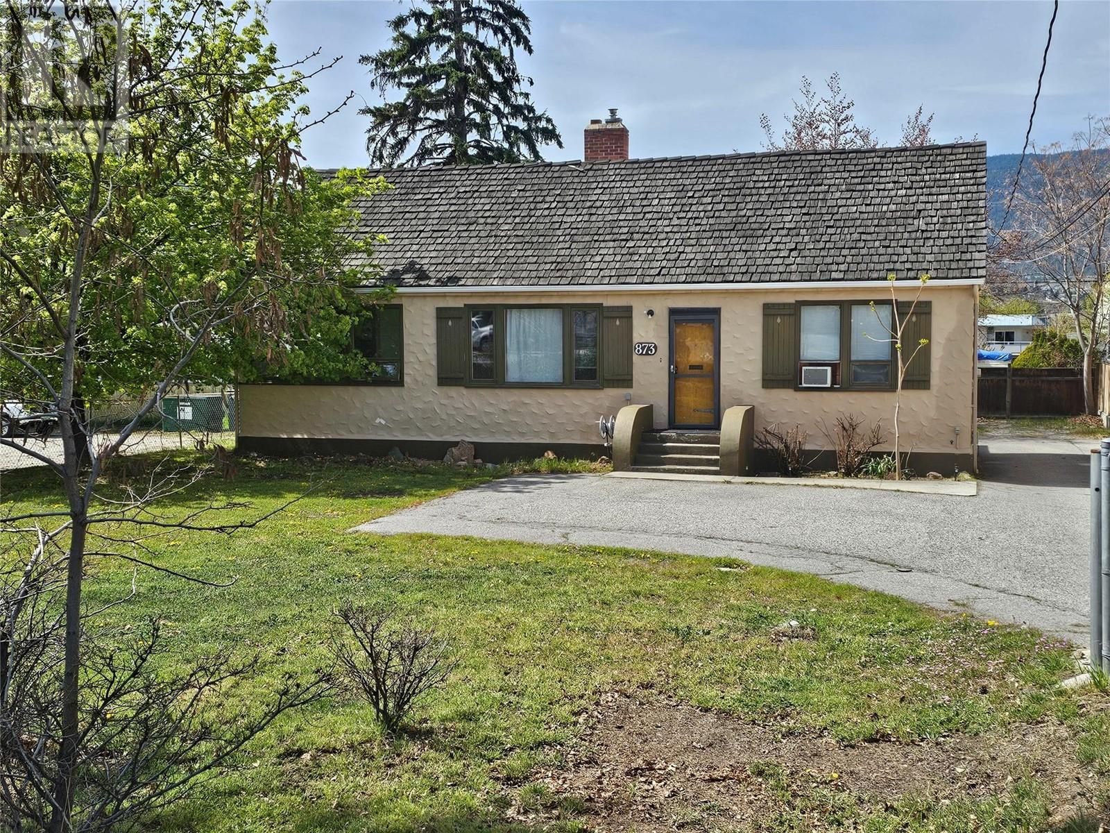Main Photo: 873 MAIN Street in Penticton: House for sale : MLS®# 10310807