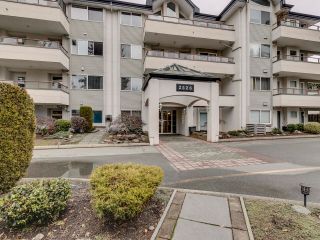 Photo 5: 102 2526 LAKEVIEW Crescent in Abbotsford: Central Abbotsford Condo for sale : MLS®# R2749511