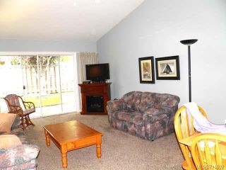 Photo 3: 9 2030 Robb Ave in COMOX: CV Comox (Town of) Row/Townhouse for sale (Comox Valley)  : MLS®# 711932