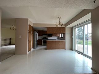 Photo 8: 23 Woodbrook Green SW in Calgary: Woodbine Detached for sale : MLS®# A1220996