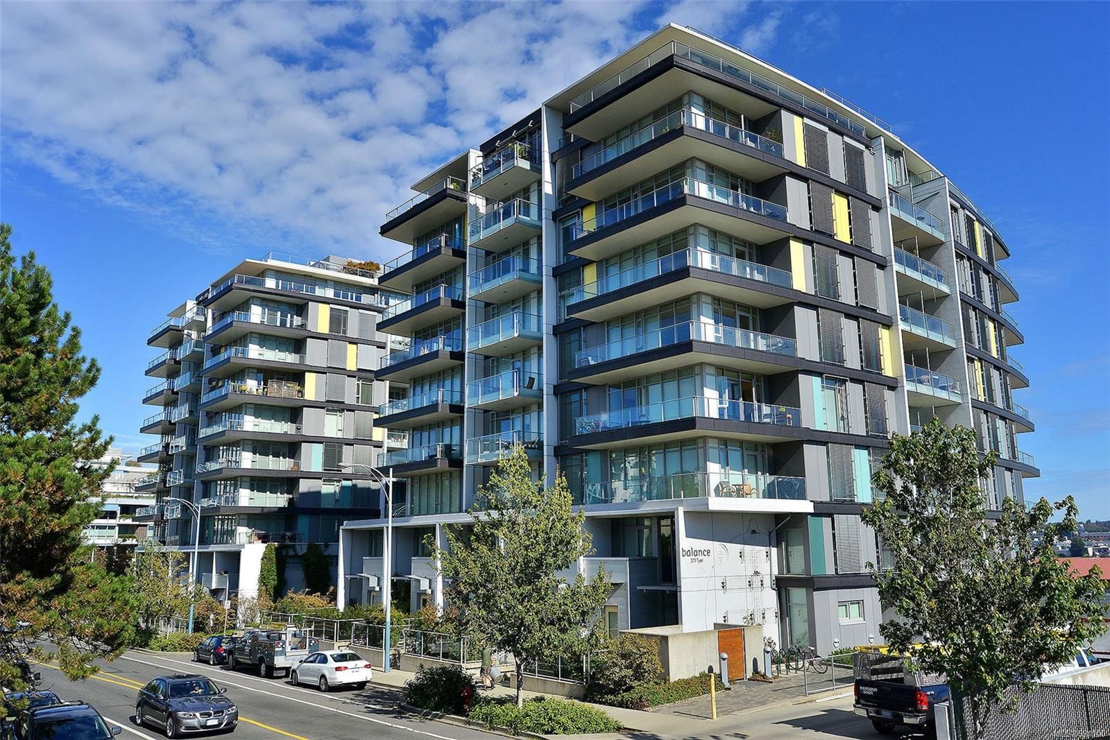 Main Photo: 105 373 Tyee Rd in Victoria: VW Victoria West Row/Townhouse for sale (Victoria West)  : MLS®# 924100