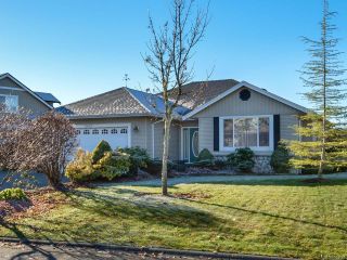 Photo 1: 2413 Stirling Cres in COURTENAY: CV Courtenay East House for sale (Comox Valley)  : MLS®# 804446