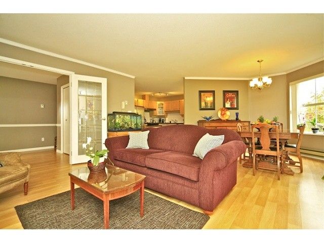 Main Photo: 108 5565 BARKER Avenue in Burnaby: Central Park BS Condo for sale in "BARKER PLACE" (Burnaby South)  : MLS®# V953563
