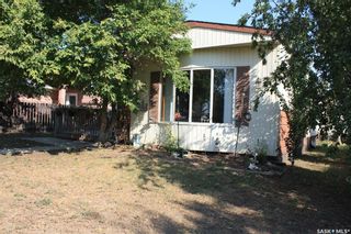 Photo 3: 10 2nd Avenue in Clavet: Residential for sale : MLS®# SK915822