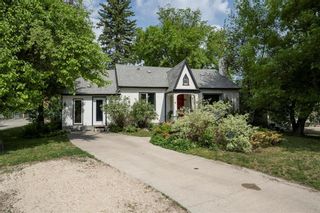 Photo 1: 347 Kingston Crescent in Winnipeg: Elm Park Residential for sale (2C)  : MLS®# 202328500